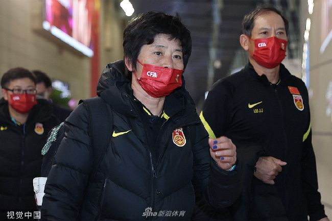 最喜欢看热闹的她，这会子突然有些不敢看热闹了。